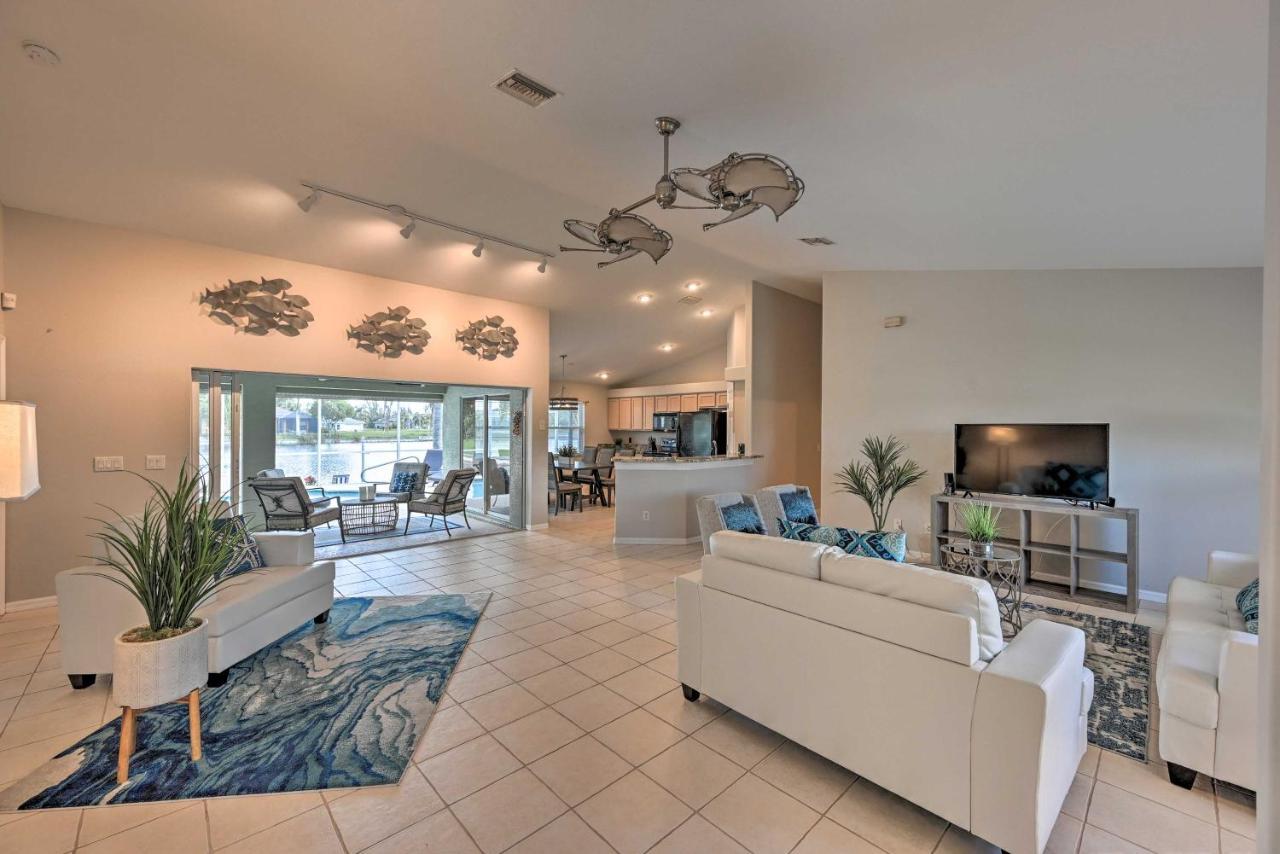 Villa Pet-Friendly Escape With Dock And Kayaks In Cabo Coral Exterior foto